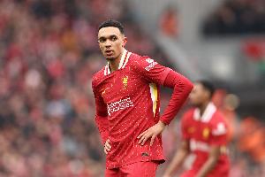 克瓦拉茨赫利亚：阿诺德是我加盟巴黎以来遇到的最难对付后卫