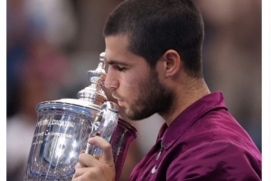 开云体育在线-皇马社媒：祝贺阿尔卡拉斯第二次赢得美网冠军，我们为你骄傲