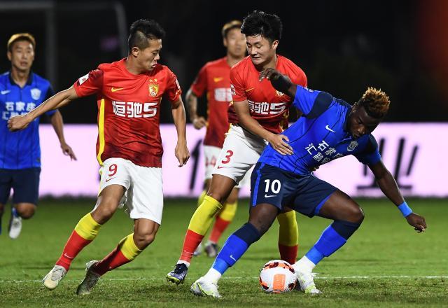 开云体育在线-对手被罚分广州队保级再现曙光 德比战将成生死战