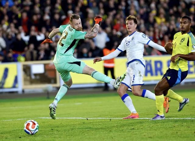 开云体育官方下载-每体：切尔西、热刺、拜仁、巴萨等队关注霍芬海姆的阿斯拉尼